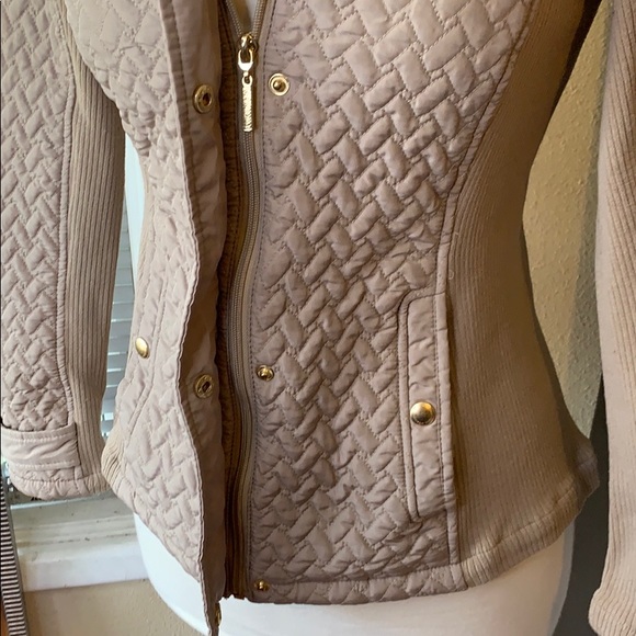 Weatherproof jacket - Picture 4 of 6